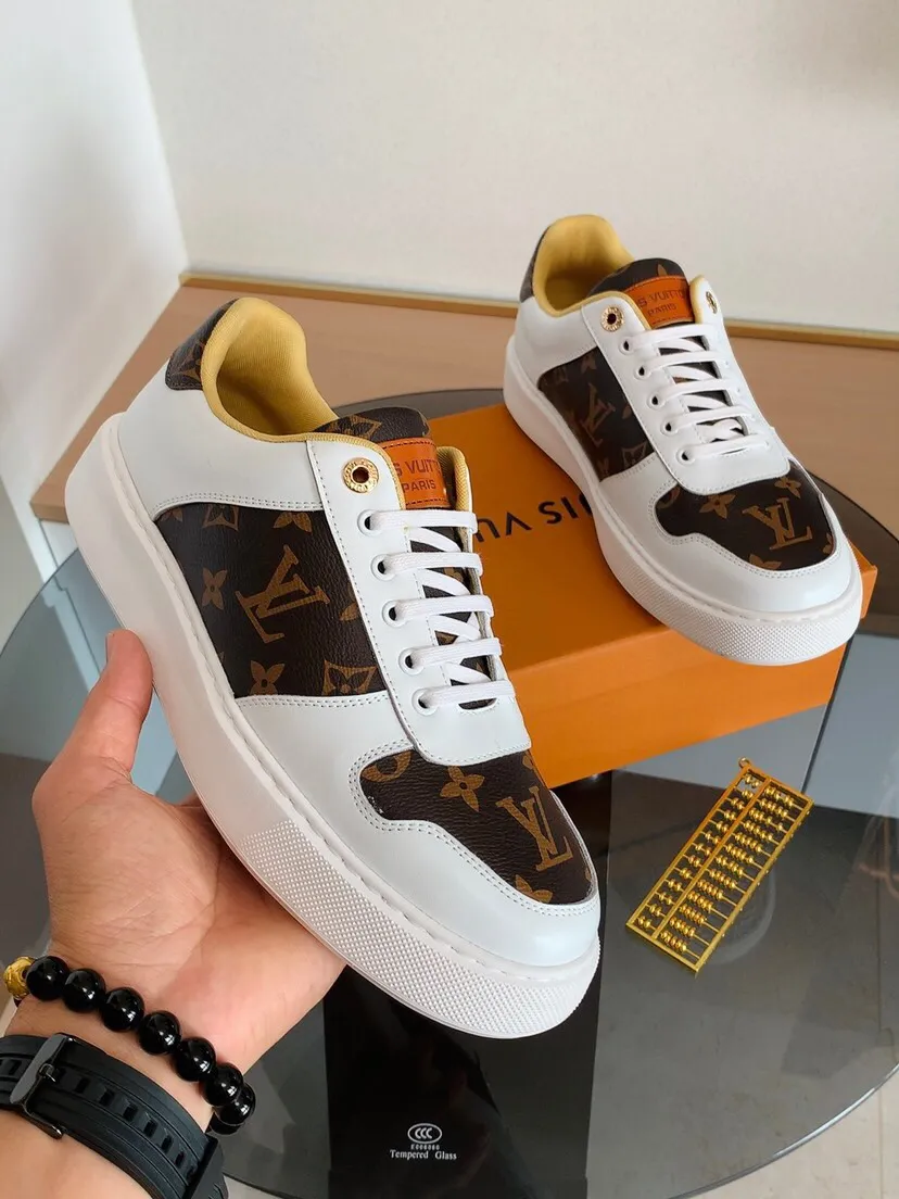Factory price 420. [LV] Louis Vuitton's latest 🎁🎁 fashionable casual men's shoes 👟, hot style 💥 simple and elegant style, exclusive for trendy men. Unique official website latest brand 👑 original decoration, fashionable and generous, original cowhide leather ✅ breathable sheepskin lining, official website designated wear-resistant casual outsole, classic model taken in kind 🎬38-44. Can be customized45